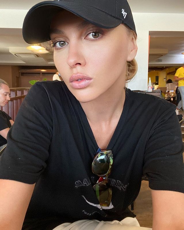 Мэрилин Мэнсон попал в секс-скандал, жениха Лопес подозревают в измене: топ громких новостей недели